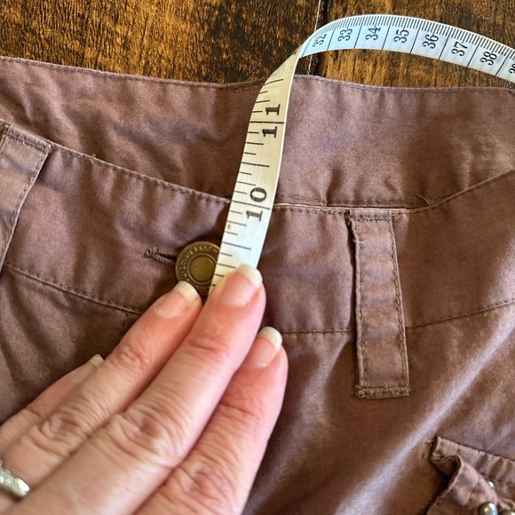 Newport News | Vintage Y2K Studded & Embroidered Cargo Pants, Size 6 - Picture 8 of 9